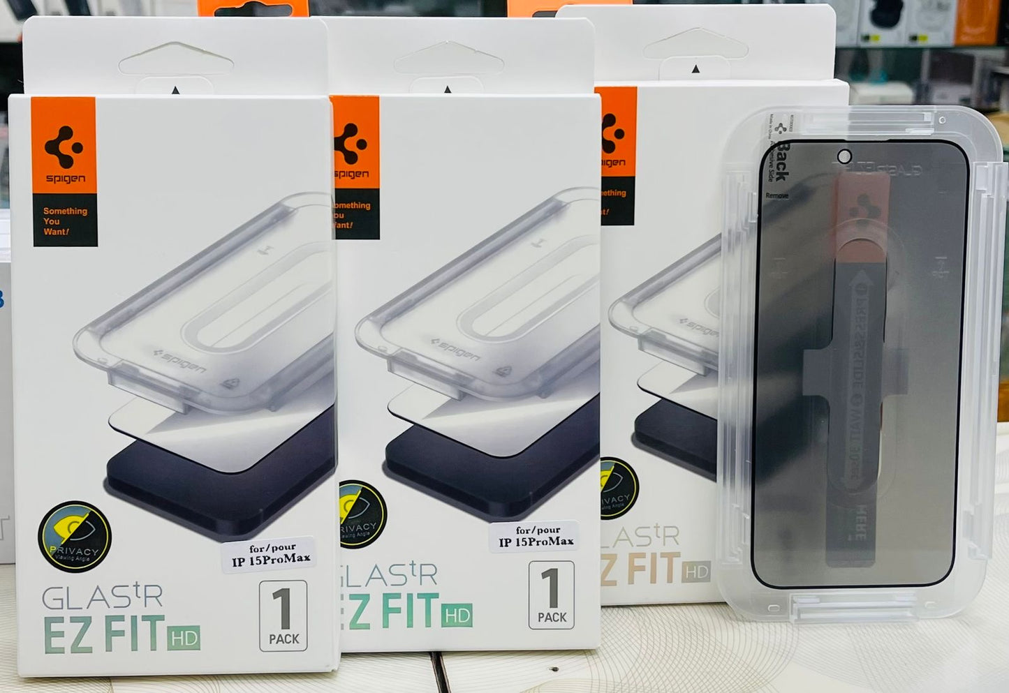 Spigen's GLAStR EZ Fit Screen Protector