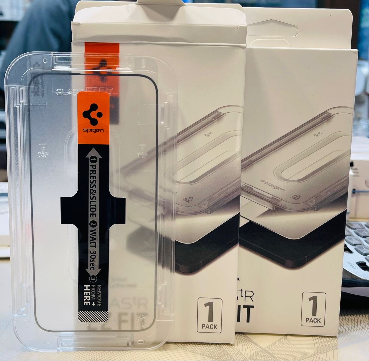 Spigen's GLAStR EZ Fit Screen Protector